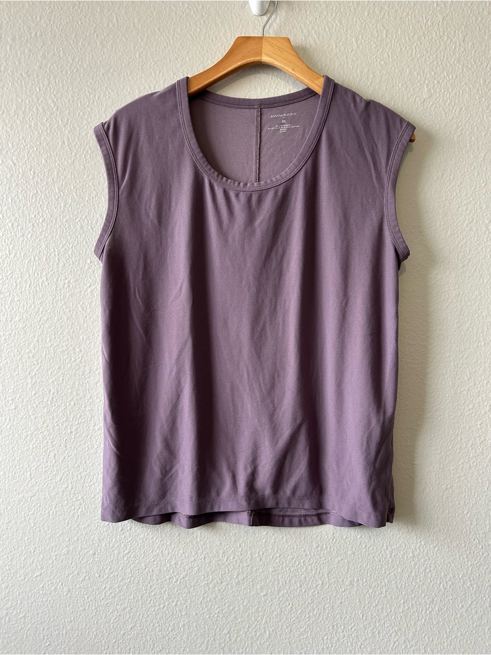 Banana Republic Sleeveless Scoop Neck Top - Lavender Plum -